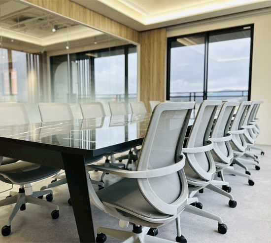 Balancing Style and Comfort in Office Seating